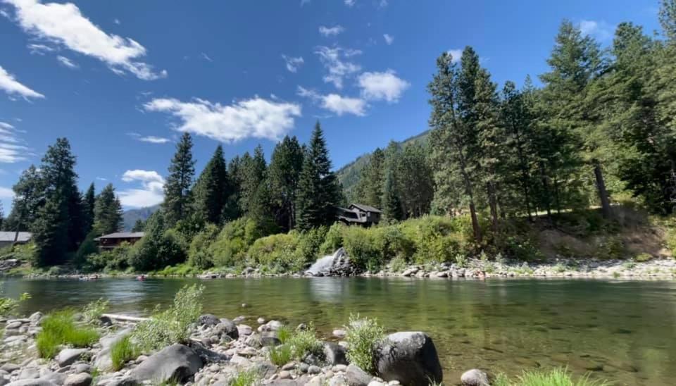 Snowgrass Lodge - River, Mountain Views & Hot Tub Leavenworth Eksteriør billede